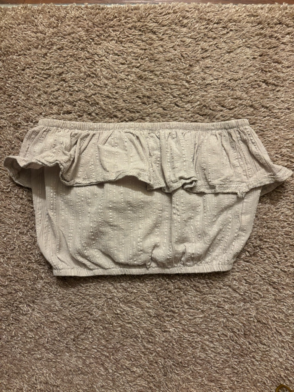 Newbury Kustom Cream/Gray Textured Ruffle Bandeau